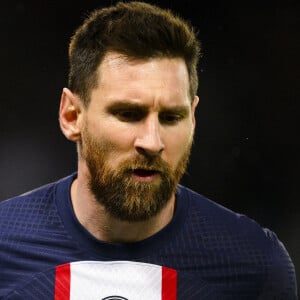  Lionel Messi lors du match de championnat de Ligue 1 Uber Eats opposant le Paris Saint-Germain (PSG) au RC Lens (3-1) au Parc des Princes à Paris le 15 avril 2023. © JB Autissier / Panoramic / Bestimage