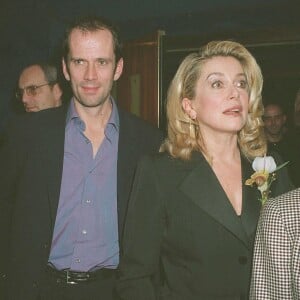 C'est sur le film "Surprise Party" qu'il a accepté de travailler.
Archives : Catherine Deneuve et son fils Vadim