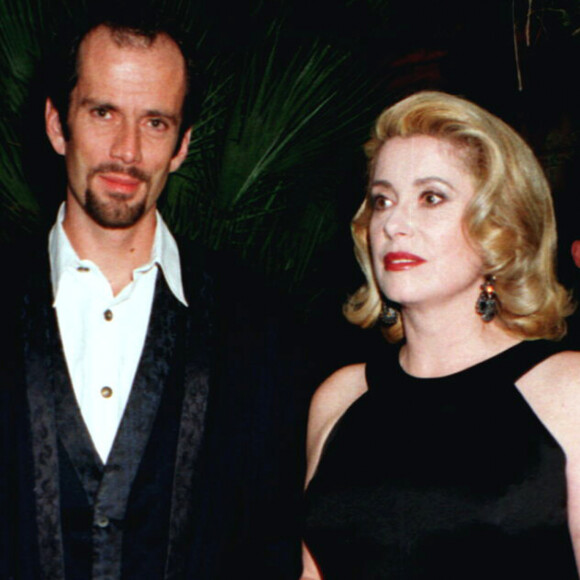 Archives : Catherine Deneuve et son fils Vadim à Cannes en 1996
