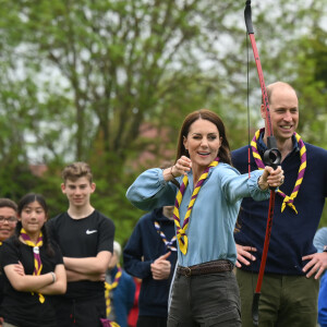 Le prince William, Kate Middleton et leurs enfants George, Charlotte et Louis participent à la journée du bénévolat "Big Help Out" à Slough. Le 8 mai 2023.