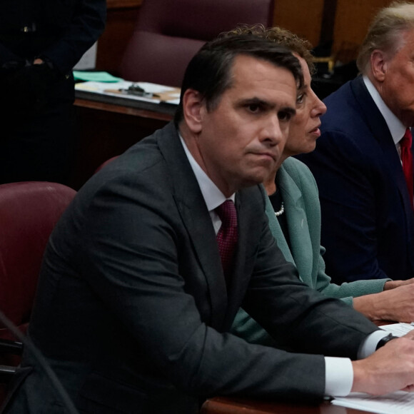 "Je n'ai absolument aucune idée de qui est cette femme", a-t-il expliqué.
Donald Trump lors de son audience au tribunal à New York.