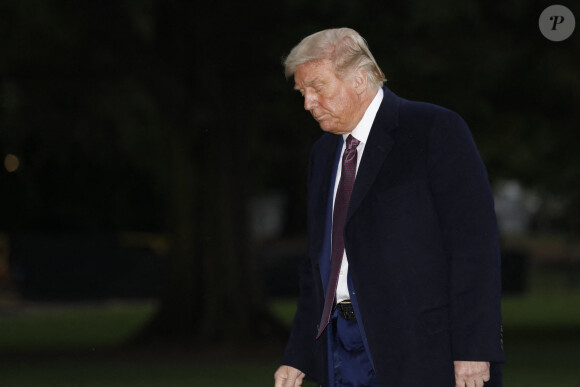 Le président américain Donald J.Trump arrive à la Maison Blanche à son retour de Bedminster, à Washington, The District, Etats-Unis, le 1er octobre 2020.