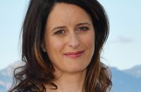 Anne Décis en larmes sur scène : son hommage poignant à Michel Cordes, la star de Plus belle la vie retrouvée morte