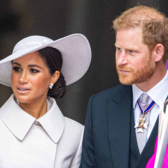 Le prince Harry, duc de Sussex, et Meghan Markle, duchesse de Sussex - Les membres de la famille royale et les invités lors de la messe célébrée à la cathédrale Saint-Paul de Londres, dans le cadre du jubilé de platine (70 ans de règne) de la reine Elisabeth II d'Angleterre. Londres;