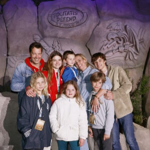 Exclusif - Bertrand Lacherie et Elodie Gossuin, Rose, le neveu d'Elodie Lucien, Jules, Joséphine, Léonard lors de l'inauguration du festival Toutatis au Parc Asterix à Plailly le 12 mai 2023. © Christophe Aubert via Bestimage