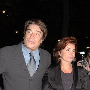 Archives. Bernard Tapie et son femme Dominique à Paris en 2004