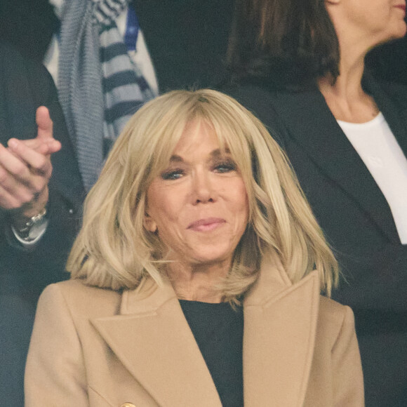 Brigitte Macron lors du match de football de la Coupe de France "Nantes vs Toulouse" au Stade de France à Paris. Le 29 avril 2023 © Cyril Moreau / Bestimage 