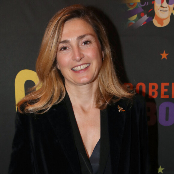 "C'est quoi cette mamie ?!" est une comédie familiale hilarante, à retrouver dès ce soir sur "W9" et dans laquelle Julie Gayet brille à l'écran.
Exclusif - Julie Gayet - Célébrités au Concert de Robert Charlebois, " Robert en CharleboisScope " au Grand Rex à Paris France. © Bertrand Rindoff / Bestimage 