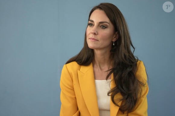 Kate Middleton s'est confiée sur ses relations avec la famille royale.
Catherine (Kate) Middleton, princesse de Galles, lors d'une visite au centre communautaire Percy à Bath.