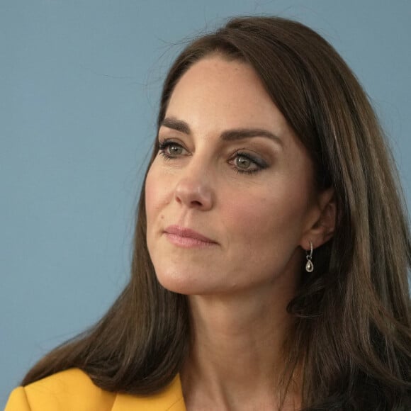 Kate Middleton s'est confiée sur ses relations avec la famille royale.
Catherine (Kate) Middleton, princesse de Galles, lors d'une visite au centre communautaire Percy à Bath.