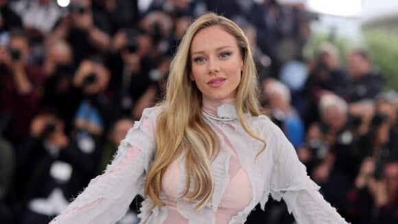 Ester Exposito sexy à Cannes : l'actrice espagnole fait le show aux côtés de Cate Blanchett, au naturel