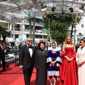 Guest, Jennifer Lawrence, Sahra Mani, Justine Ciarrocchi - Montée des marches du film « Anatomie d’une chute » lors du 76ème Festival International du Film de Cannes, au Palais des Festivals à Cannes. Le 21 mai 2023 © Jacovides-Moreau / Bestimage