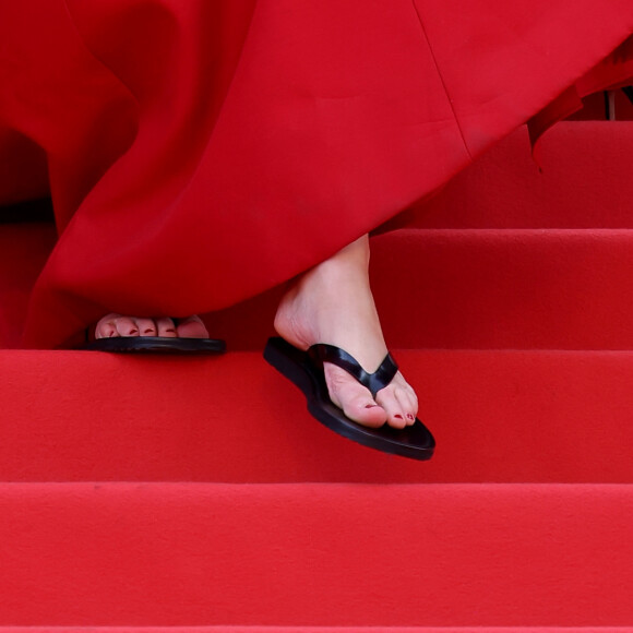 des tongs !
Jennifer Lawrence - Montée des marches du film « Anatomie d’une chute » lors du 76ème Festival International du Film de Cannes, au Palais des Festivals à Cannes. Le 21 mai 2023 © Jacovides-Moreau / Bestimage