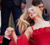 mais certainement pour éviter toute chute, elle avait choisi les souliers les plus confortables
Jennifer Lawrence - Montée des marches du film « Anatomie d’une chute » lors du 76ème Festival International du Film de Cannes, au Palais des Festivals à Cannes. Le 21 mai 2023 © Jacovides-Moreau / Bestimage