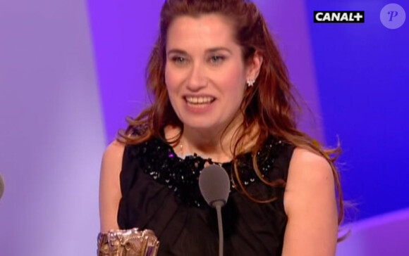 Emmanuelle Devos, lauréat du César du Meilleur second rôle féminin pour son rôle dans A l'origine.