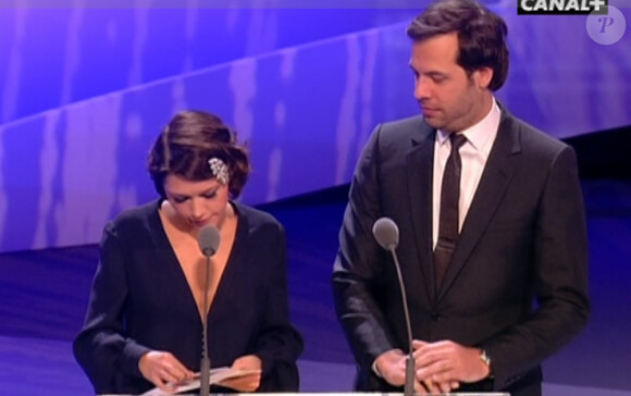 Le prix du Meilleur documentaire est remis à Henri-Georges Clouzot pour L'Enfer, par Emma de Caunes et Laurent Lafitte.