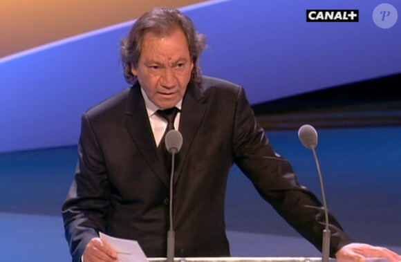 Tony Gatlif remet le César du Meilleur film étranger.
