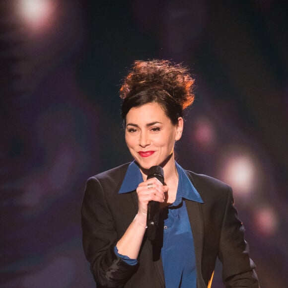 Mais pas question pour elle de montrer son visage.
Exclusif - Olivia Ruiz - Enregistrement de l'émission "La boîte à Secrets 9" à Paris, qui sera diffusée le 9 septembre sur France 3. Paris le 08/03/021 © Tiziano Da Silva / Bestimage 