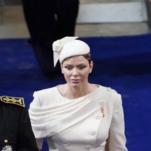 Le prince Albert II et la princesse Charlène de Monaco - Les invités à la cérémonie de couronnement du roi d'Angleterre à l'abbaye de Westminster de Londres, Royaume Uni, le 6 mai 2023. 