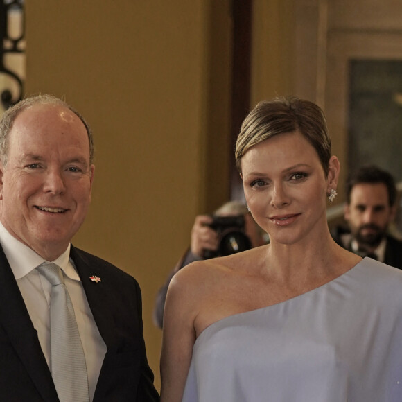 Et qui augure un bon moment pour le Grand Prix qui arrive ce week-end ! 
Le prince Albert II et la princesse Charlène de Monaco - Réception organisée par le roi Charles III, pour les invités étrangers assistant à son couronnement au palais de Buckingham à Londres, Royaume Uni, le 5 mai 2023. 