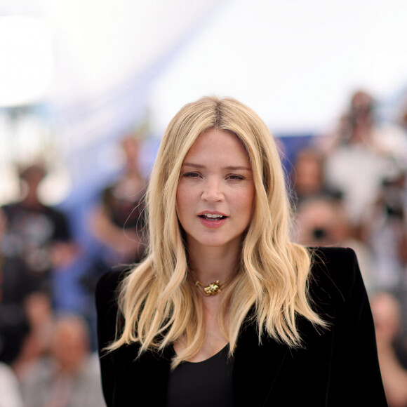 Virginie Efira (enceinte) au photocall de "L'amour et les forêts (just the two of us)" lors du 76ème Festival International du Film de Cannes, le 24 mai 2023. © Moreau/Jacovides/Bestimage