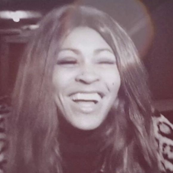 HBO produit un nouveau documentaire sur Tina Turner intitulé "Tina". Le 23 février 2021 