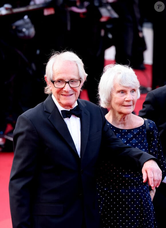 Ken Loach, Lesley Ashton - Montée des marches du film " The Old Oak " lors du 76ème Festival International du Film de Cannes, au Palais des Festivals à Cannes. Le 26 mai 2023 © Jacovides-Moreau / Bestimage  R