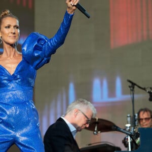Céline Dion n'est plus montée sur scène depuis mars 2020.
Céline Dion en concert à l'occasion du festival d'été Barclaycard British dans Hyde Park à Londres, le 5 juillet 2019.
