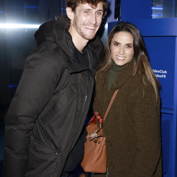 Jean-Baptiste Maunier et Capucine Anav - Inauguration de la salle de projection privée et éphémère Amazon Prime Video Club, dont l'accès est entièrement gratuit, place de La Madeleine, à Paris, France, le 9 décembre 2021 © Christophe Aubert via Bestimage