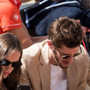 Maja Simonsen et Jean-Baptiste Maunier dans les tribunes lors des internationaux de tennis de Roland Garros à Paris, France, le 31 mai 2019. © Jacovides-Moreau/Bestimage 