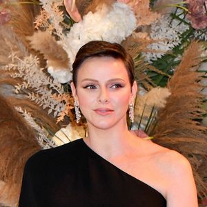 La princesse a séduit avec les deux looks qu'elle a portés ce jour-là.
La princesse Charlene de Monaco - Dîner de gala du 80ème Grand Prix de Formule 1 de Monaco remporté par le pilote Red Bull M. Verstappen, à Monaco le 28 mai 2023. La soirée s'est déroulé dans la Salles des Etoiles du Sporting Monte-Carlo. © Bruno Bebert/Bestimage 