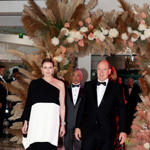 La princesse Charlene de Monaco et le prince Albert II de Monaco - Dîner de gala du 80ème Grand Prix de Formule 1 de Monaco remporté par le pilote Red Bull M. Verstappen, à Monaco le 28 mai 2023. La soirée s'est déroulé dans la Salles des Etoiles du Sporting Monte-Carlo. © Claudia Albuquerque/Bestimage 