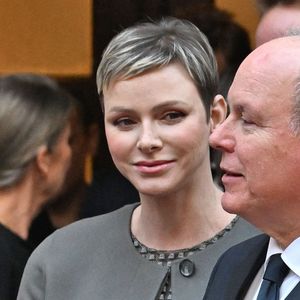 Le prince Albert II de Monaco et la princesse Charlene - Sortie de la famille princière de la messe en mémoire du prince Rainier III en la cathédrale de Monaco le 5 avril 2023. © Bruno Bebert / Bestimage 