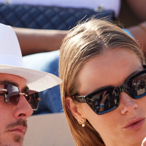 Amandine Petit et Julien Georges dans les tribunes lors des Internationaux de France de Tennis de Roland Garros 2023. Paris, le 29 mai 2023. © Jacovides / Moreau / Bestimage 