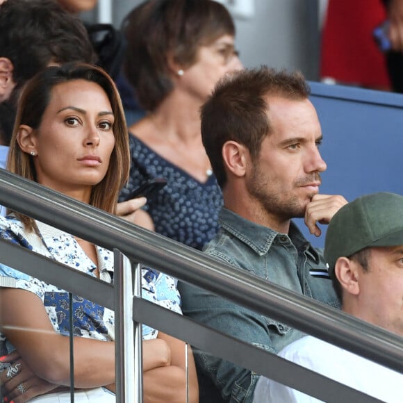 La première photo à deux remonte au mois de mars 2022, lors d'un voyage en amoureux en Californie
Richard Gasquet et sa compagne en tribune lors du match de football en ligue 1 Uber Eats PSG - Montpellier (5 - 2) au Parc des Princes à Paris le 13 août 2022.