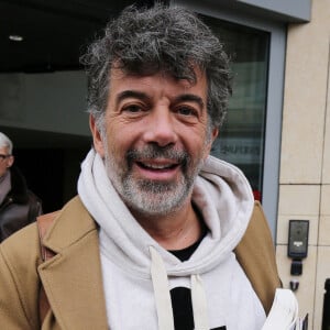 Le mystère continue donc de planer.
Stéphane Plaza - Les célébrités à la sortie de l'émission "Les Grosses Têtes" aux studios RTL à Neuilly-sur-Seine, France, le 17 avril 2023. © Jonathan Rebboah/Panoramic/Bestimage