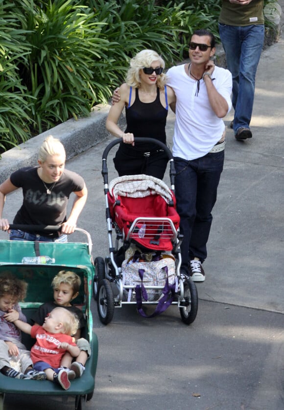 Gwen Stefani et Gavin Rossdale et leurs enfants (28 février 2010 au zoo de Los Angeles)