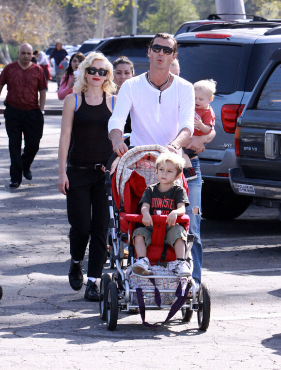 Gwen Stefani, Gavin Rossdale et leurs enfants (28 février 2010 au zoo de Los Angeles)