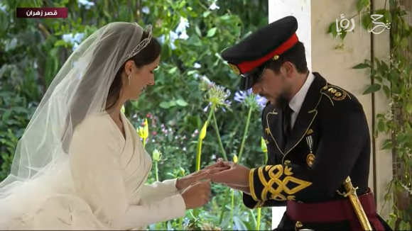 Mariage du prince Hussein de Jordanie et Rajwa : problème avec les alliances en pleine cérémonie