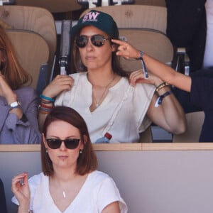 La compagne de Raphaël Glucksmann a partagé un bon moment avec ses deux fils.
Léa Salamé dans les tribunes de Roland-Garros avec son fils et son beau-fils, à Paris, le 3 juin 2023.
© Jacovides-Moreau / Bestimage