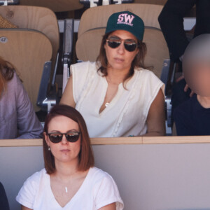 Léa Salamé n'a pas perdu une miette du match à Roland-Garros avec son fils et son beau-fils, à Paris, le 3 juin 2023.
© Jacovides-Moreau / Bestimage