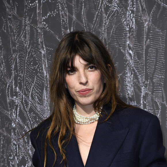 Lou Doillon - Vernissage de l'exposition Ruinart "Promenade en Champagne" au Carreau du Temple à Paris. Le 9 mars 2023 © Giancarlo Gorassini / Bestimage  