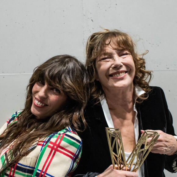 Pour cette fête des Mères, Lou Doillon a été gâtée.
Exclusif - Prix Spécial - Lou Doillon et sa mère Jane Birkin - Backstage de la 36ème édition des Victoires de la Musique à la Seine Musicale à Boulogne-Billancourt, France. © Cyril Moreau/Bestimage