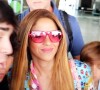 Shakira de nouveau en couple avec un célèbre sportif ?
 
Shakira et ses enfants Milan, 10 ans, et Sasha, 8 ans, aperçus de retour à l'aéroport de Barcelone.