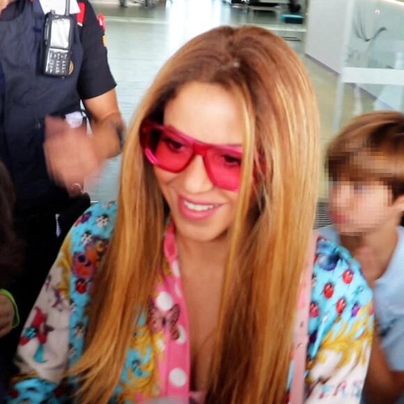 Célibataire depuis 1 an, Shakira ne serait pas insensible aux charmes d'une autre star du sport
 
Shakira et ses enfants Milan, 10 ans, et Sasha, 8 ans, aperçus de retour à l'aéroport de Barcelone, le 4 juin 2023.
