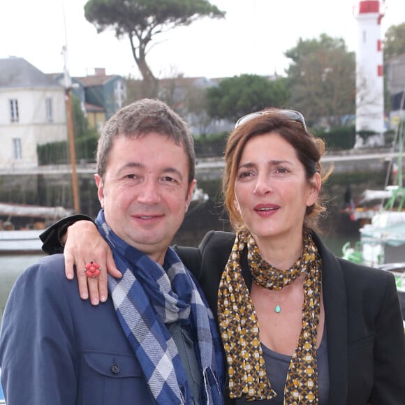 Valérie Karsenti et Frédéric Bouraly - Photocall de "Scène des ménages" au 14e Festival de la Fiction TV de la Rochelle en 2012