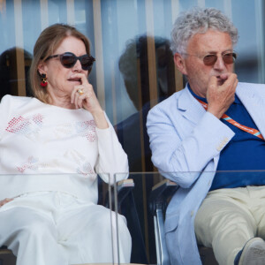 Il était surtout accompagné de sa femme Dominique.
Nelson Monfort et sa femme Dominique en tribunes lors des Internationaux de France de tennis de Roland Garros 2023, à Paris, France, le 6 juin 2023. © Jacovides-Moreau/Bestimage 