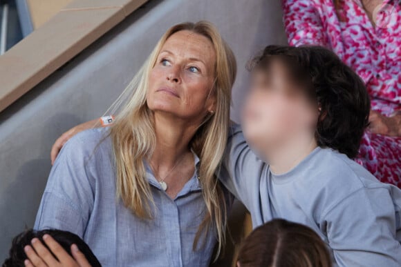 Estelle Lefébure et son fils Giuliano Ramette en tribunes lors des Internationaux de France de tennis de Roland Garros 2023, à Paris, le 6 juin 2023. © Jacovides-Moreau/Bestimage