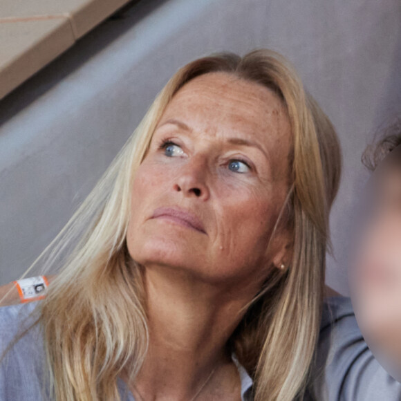 Estelle Lefébure et son fils Giuliano Ramette en tribunes lors des Internationaux de France de tennis de Roland Garros 2023, à Paris, le 6 juin 2023. © Jacovides-Moreau/Bestimage