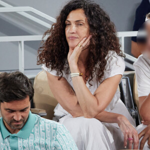 Linda Hardy et son fils Andréa - Tribunes lors des Internationaux de France de tennis de Roland Garros 2023, à Paris, le 6 juin 2023. © Jacovides-Moreau/Bestimage